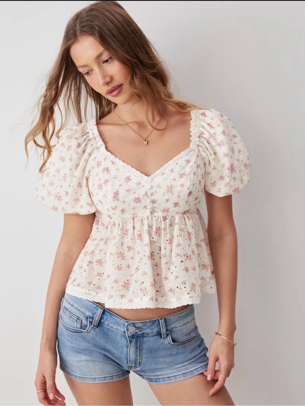 Beverly and Beck Cream Floral Tie-Front Puff Sleeve Crop Top